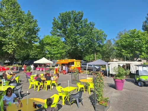 Marché de l'été au camping