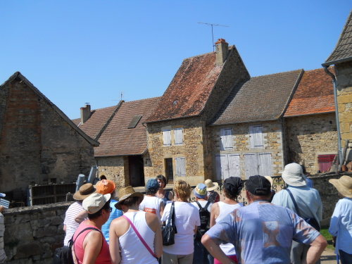 Visite guidée du Hameau de Mans à Dyo 
